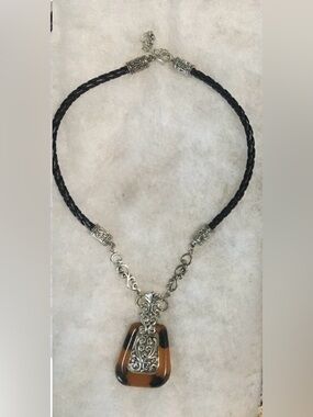 Tortoiseshell & Filigree Pendant Necklace